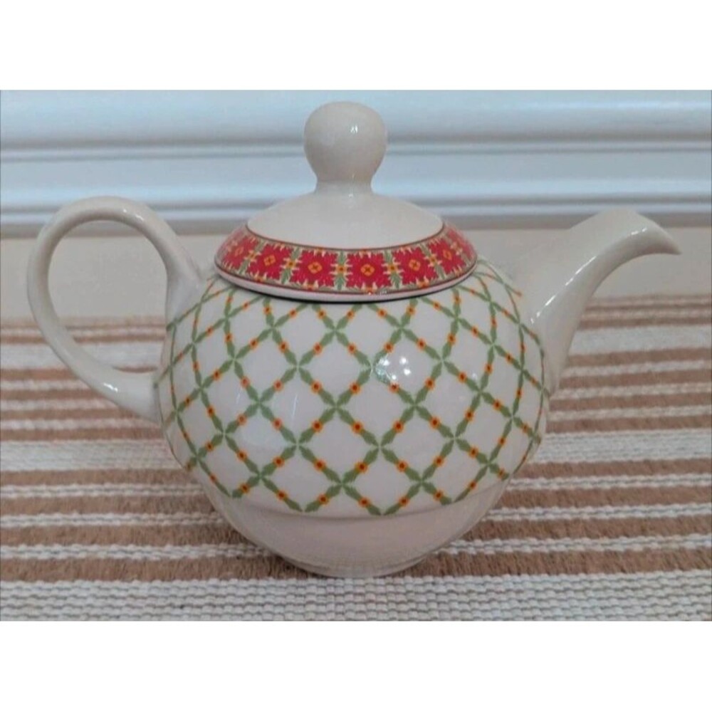 Vintage Christmas 2005 Harry and David Porcelain Poinsettia Trellis Design Teapo